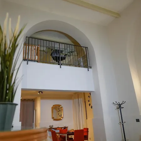 Rhome Crispi Loft *